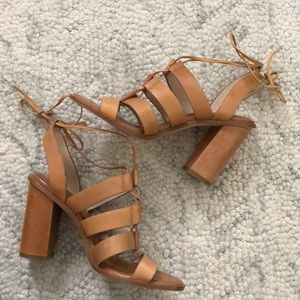 Rosella Ghillie Sandal, size 7